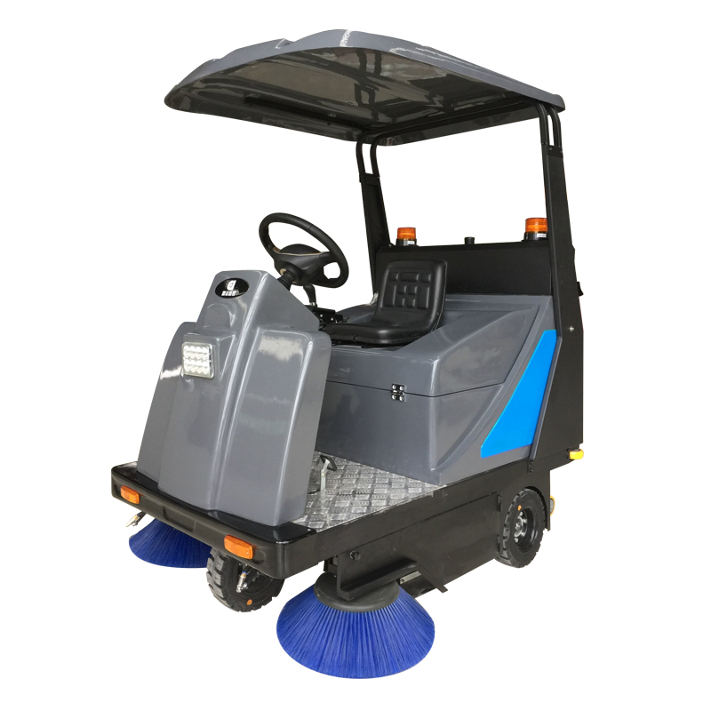 山東駕駛式掃地車(chē)停止機器的操作用法60